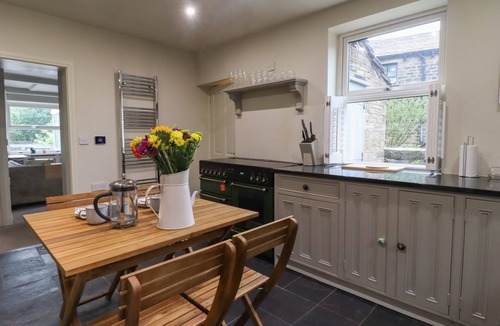 Uppermill Cottage | 20 Wool Road