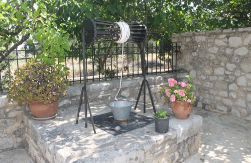 Melissourgakion Villa | 200 Year Old Converted Barn in mountain village location near to Panormo, Crete
