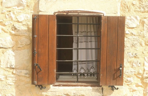Melissourgakion Villa | 200 Year Old Converted Barn in mountain village location near to Panormo, Crete