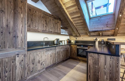 Les Belleville Apartment | 200m from resort center, 2nd floor, view ski slopes, fitness, swimming pool, sauna, hammam, balcony