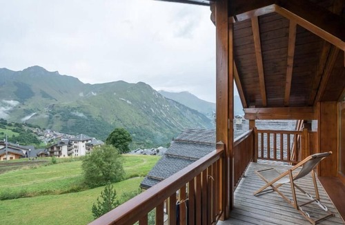 Les Belleville Apartment | 200m from resort center, 4th floor, view valley, fitness, swimming pool, sauna, hammam, balcony