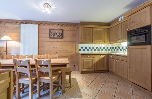 Les Belleville Apartment | 200m from resort center, 5th floor, view mountain, fitness, swimming pool, sauna, hammam, balcony