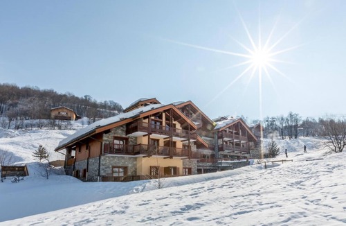 Les Belleville Apartment | 200m from resort center, 5th floor, view mountain, fitness, swimming pool, sauna, hammam, balcony