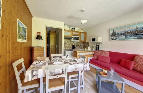 Saint-Martin-de-Belleville Apartment | 200m from resort center, 1st floor, view mountain, balcony, tv, ski locker, 29m²