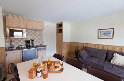 Briancon Apartment | 200m from resort center, 3rd floor, balcony, tv, ski locker, 38m², Serre Chevalier