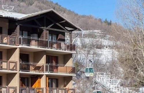 Briancon Apartment | 200m from resort center, 3rd floor, balcony, tv, ski locker, 38m², Serre Chevalier