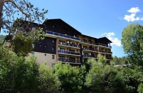 Briancon Apartment | 200m from resort center, 3rd floor, balcony, tv, ski locker, 38m², Serre Chevalier