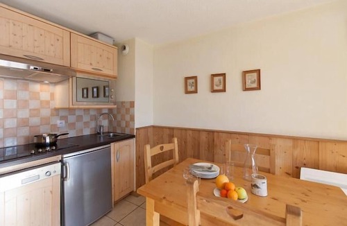 Briancon Apartment | 200m from resort center, 3rd floor, balcony, tv, ski locker, 40m², Serre Chevalier