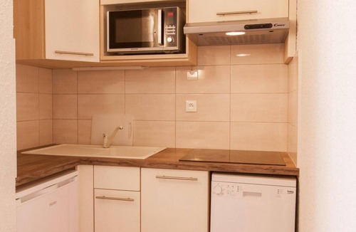Briancon Apartment | 200m from resort center, 3rd floor, balcony, tv, ski locker, 29m², Serre Chevalier