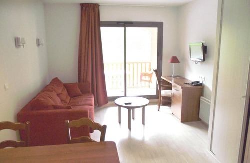 La Mongie Apartment | 200m from shops, view ski slopes, swimming pool, terrace, parking, tv, ski locker, 30-35m²