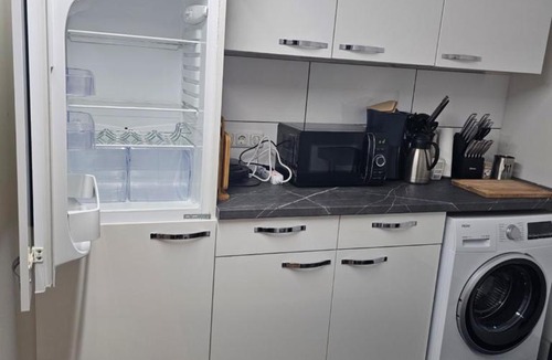 Eschweiler Apartment | 200qm Work and Stay 4 Schlafzimmer jedes Zimmer mit eigenem Badezimmer, Neu Modernisiert