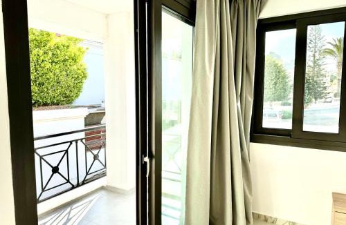 Old Town Apartment | 202 Gym-Complex big Studio with sunny balcony