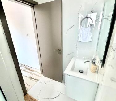 Old Town Apartment | 202 Gym-Complex big Studio with sunny balcony