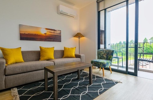 George Central Apartment | 202 Le Jardin