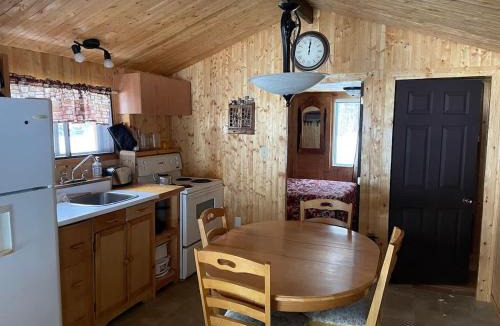 Lejeune Ski Chalet | 202 rang du Lac Lejeune - Chalet au bord du Lac