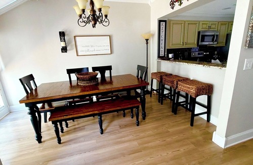 Sandestin Villa | 2024 6 passenger GOLF CART! Lake views! 3 Minutes to BEACH! Minutes to dining