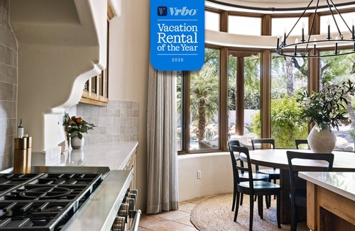 Paradise Valley House | 2025 VRBO Property of the Year: Scottsdale Luxury Estate: Pool, Spa & Pickleball