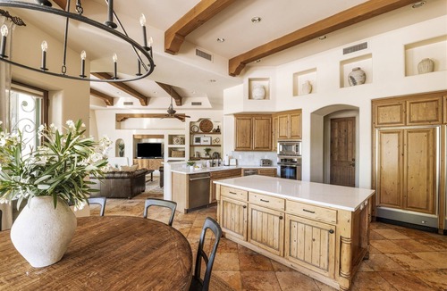Paradise Valley House | 2025 VRBO Property of the Year: Scottsdale Luxury Estate: Pool, Spa & Pickleball