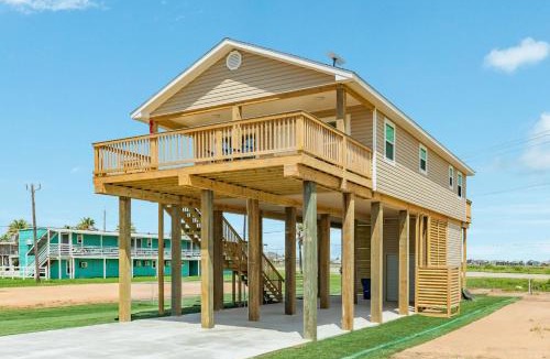 Surfside Beach House | 2026 Built Home Minutes to the Sand