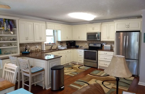 Appling House | 2026 Master’s Rental, Clark’s Hill Lake, Wildwood Park, Disk Golf, Pine Knoll