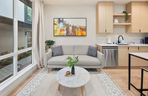 North Beacon Hill Condo | 2026 World Cup | Rooftop View, Light Rail, Parking
