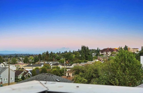 North Beacon Hill Condo | 2026 World Cup | Stadiums, Downtown, Mt View