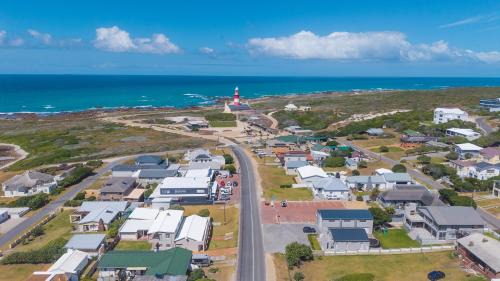 L'Agulhas House | 206 On Main
