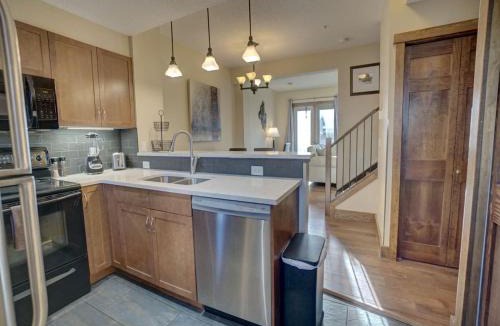 Canmore Apartment | 208 Fire Mountain 3 Bdrm 2 Level