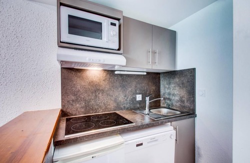 Peyragudes Apartment | 20m from shops, sauna, jacuzzi, hammam, balcony, parking, tv, ski locker, 55m², Peyragudes