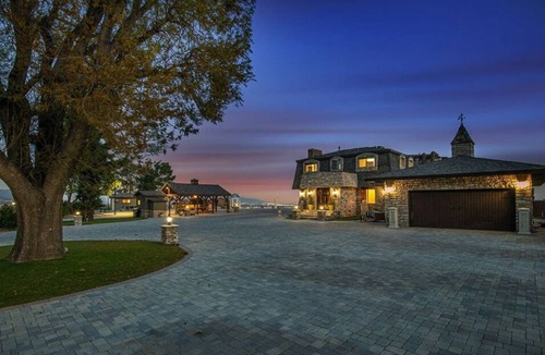Chatsworth House | 21+ Acre Private Retreat with Breathtaking Views of Los Angeles