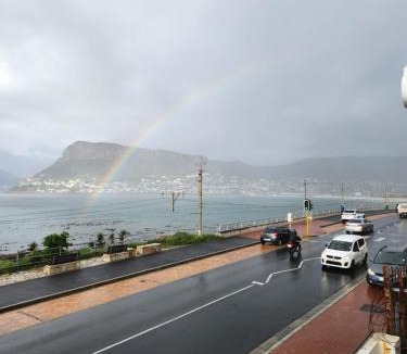Kalk Bay Apartment | 210 on Main