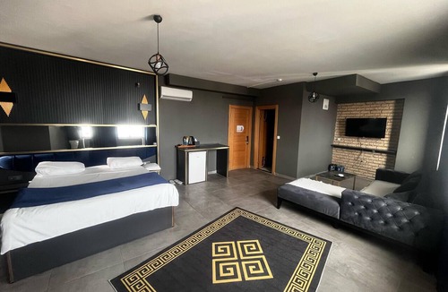 Pendik Apartment | 216 Hill
