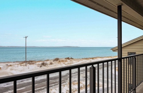 Elk Rapids Condo | #22 ELK RAPIDS BEACH CONDOMINIUM