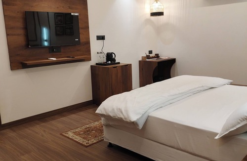 Bullawala Hotel | 22 Heights