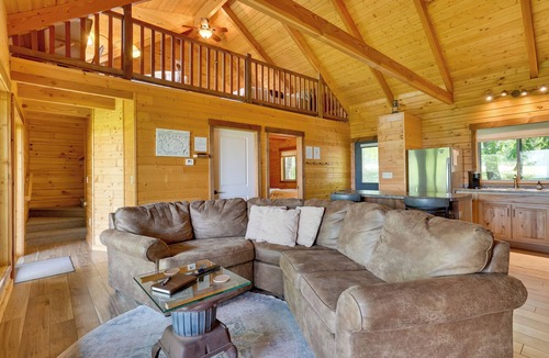 Mindoro Cabin | 22 Mi to Whitetail Ridge Ski Area: Cozy Getaway