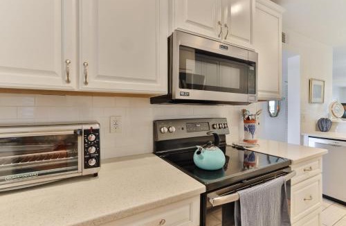 Bouchelles Island Apartment | 22 Riverfront Condo At Bouchelle Island