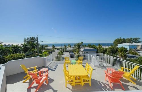 Bradenton Beach House | 2201 AVE C home