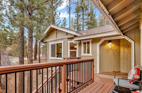 Fox Farm Ski Chalet | 2214-cozy Pines 3 Bedroom Home by Redawning