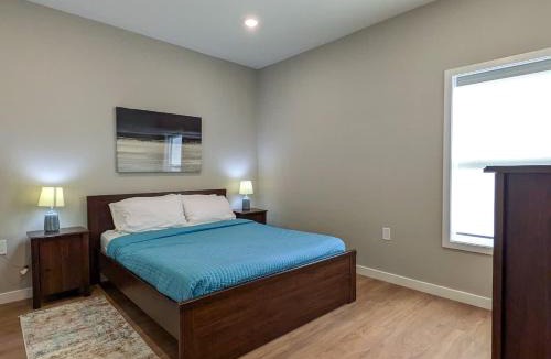 Dunellen Apartment | 227 Modern 1BR Apt Walk to NJT