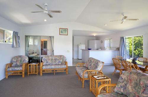 Tewantin House | 23 Hilton