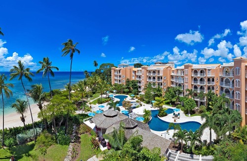 Little Battaleys House | 2300 sq. ft. One-Bedroom Luxury Beachfront Suite on the West Coast