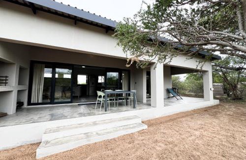 Hoedspruit Ski Chalet | 24 Degrees South Country Estate