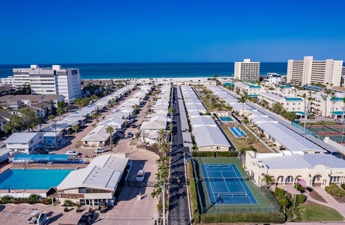 Siesta Key Villa | 24 Premium - Romantic Siesta Key Delightful One-Bedroom Villa for Two