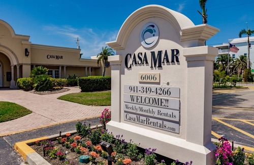 Siesta Key Villa | 24 Premium - Romantic Siesta Key Delightful One-Bedroom Villa for Two