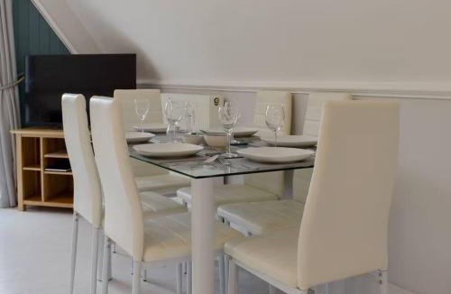 St. Ann's Chapel House | 24 Valley Lodge Holiday Cottage