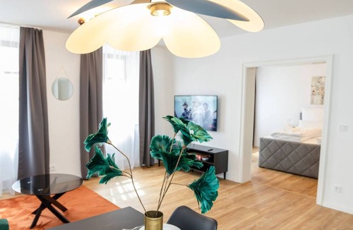Straubing Apartment | 247 Reside: Apartment SZ1 | Downtown | Netflix