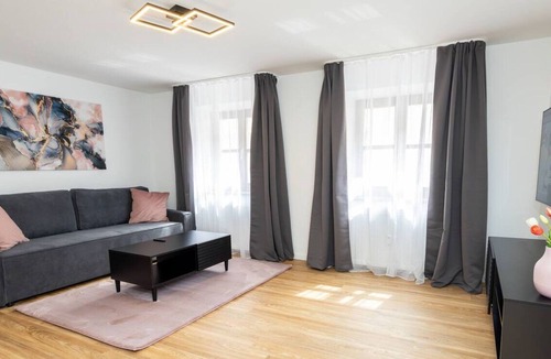 Straubing Apartment | 247 Reside: Apartment SZ2 | Downtown | Netflix
