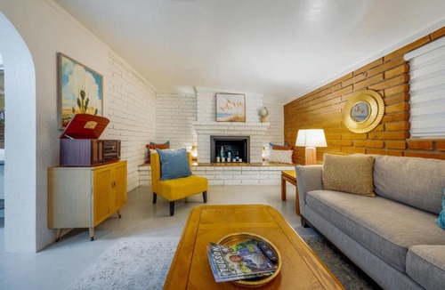 Julia Keen House | 24th St (Deepak & Jackie)