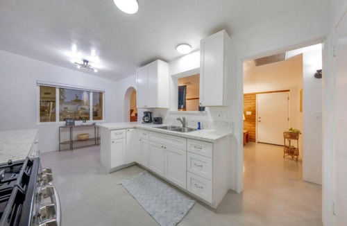 Julia Keen House | 24th St (Deepak & Jackie)