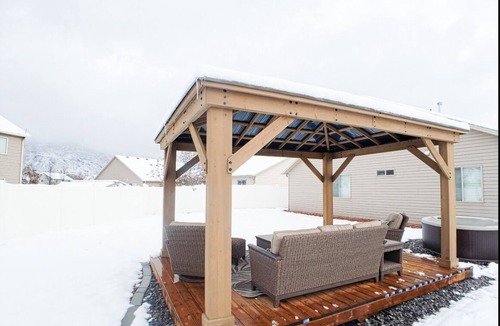 Ogden House | 25 Min to Skiing+Private Home+Hot Tub+Fenced Yard+Gazebo+BBQ+Views+2 Car Garage!